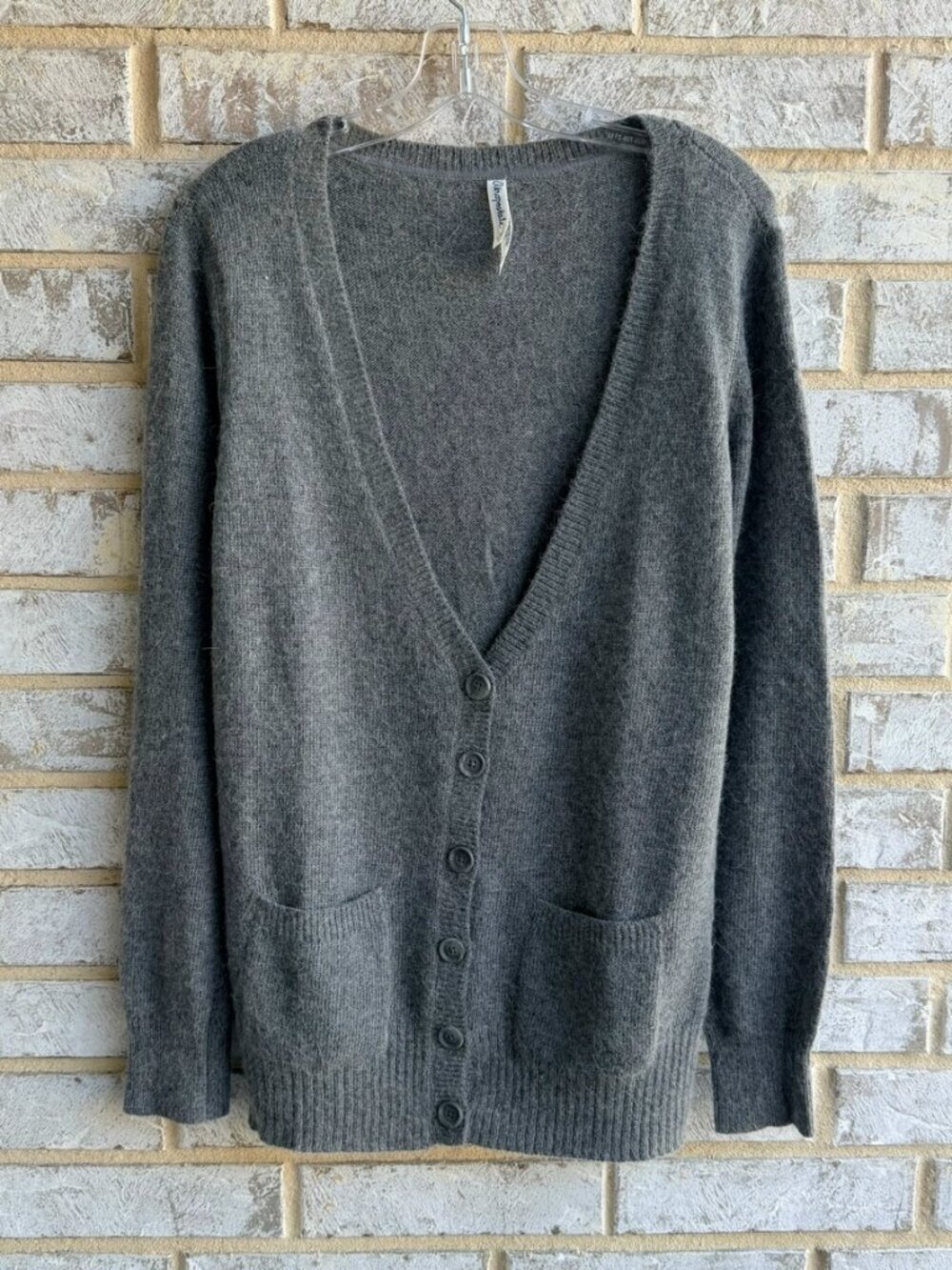 Aeropostale Long Sleeve Wool Blend Gray Button Front Cardigan Sweater Size M.